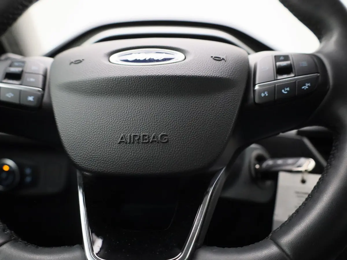 1.0 EcoBoost Hybrid Trend Edition Business | APPLE/ANDROID CARPLAY| STOELVERWARMING | LED KOPLAMPEN | 12 MAANDEN BOVAG GARANTIE |