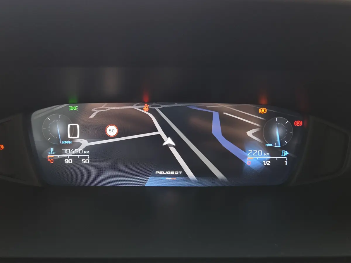 1.2 PureTech Allure 360* Camera | LED | Errgonomische stoel | Keyless | Adaptive Cruise control | Full map navigatie | Carplay/android auto |