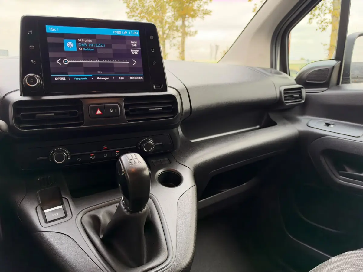 1.5 BlueHDI Club XL | Apple Carplay | Navi | Cruise | Airco |