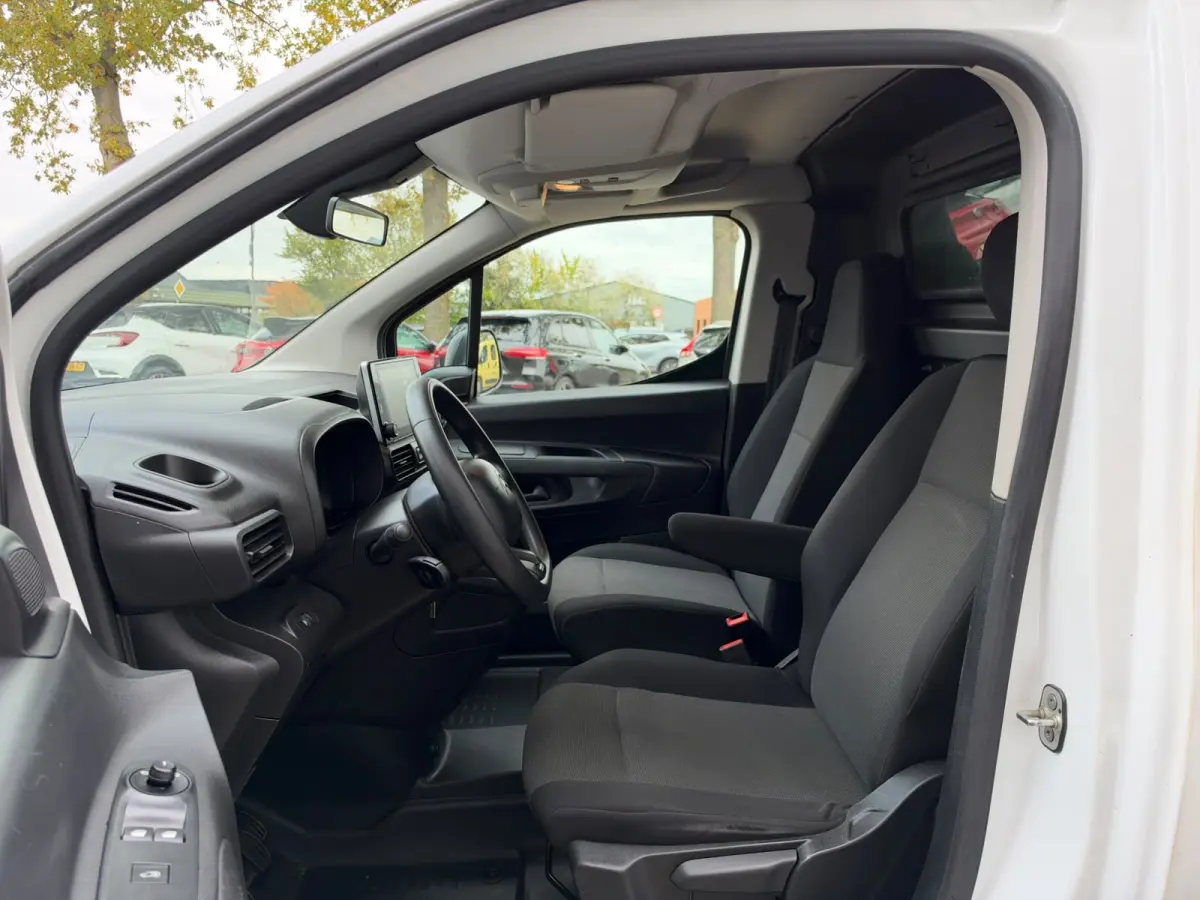 1.5 BlueHDI Club XL | Apple Carplay | Navi | Cruise | Airco |