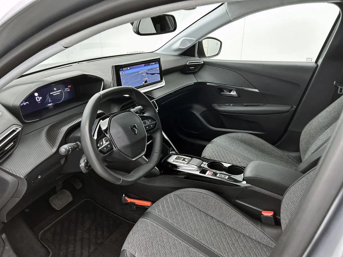 1.2 Hybrid 110pk Allure Automaat | Tot 8 Jaar Garantie | Navigatie | Camera Voor + Achter | Climate Control | Adaptieve Cruise Control | Dodehoekdetectie | 16"LMV | LED |