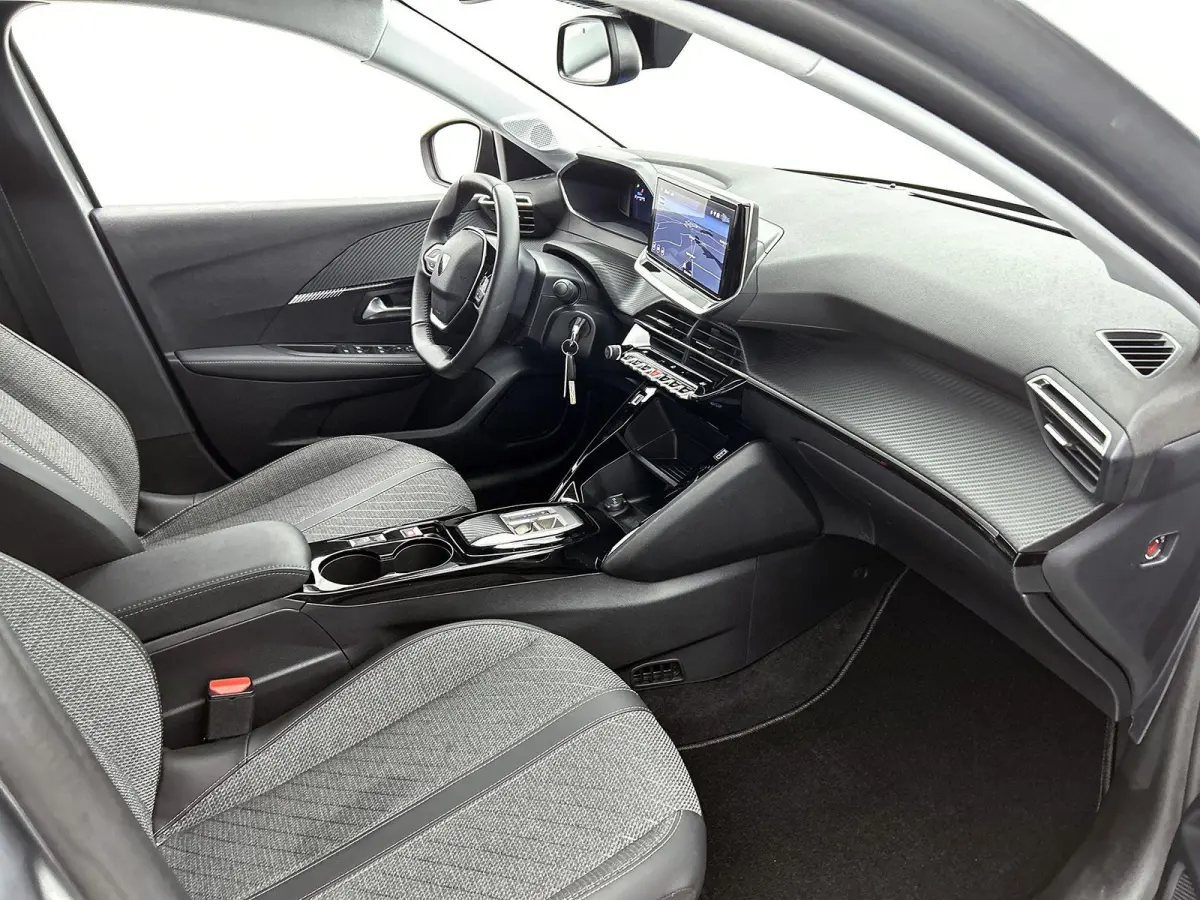 1.2 Hybrid 110pk Allure Automaat | Tot 8 Jaar Garantie | Navigatie | Camera Voor + Achter | Climate Control | Adaptieve Cruise Control | Dodehoekdetectie | 16"LMV | LED |