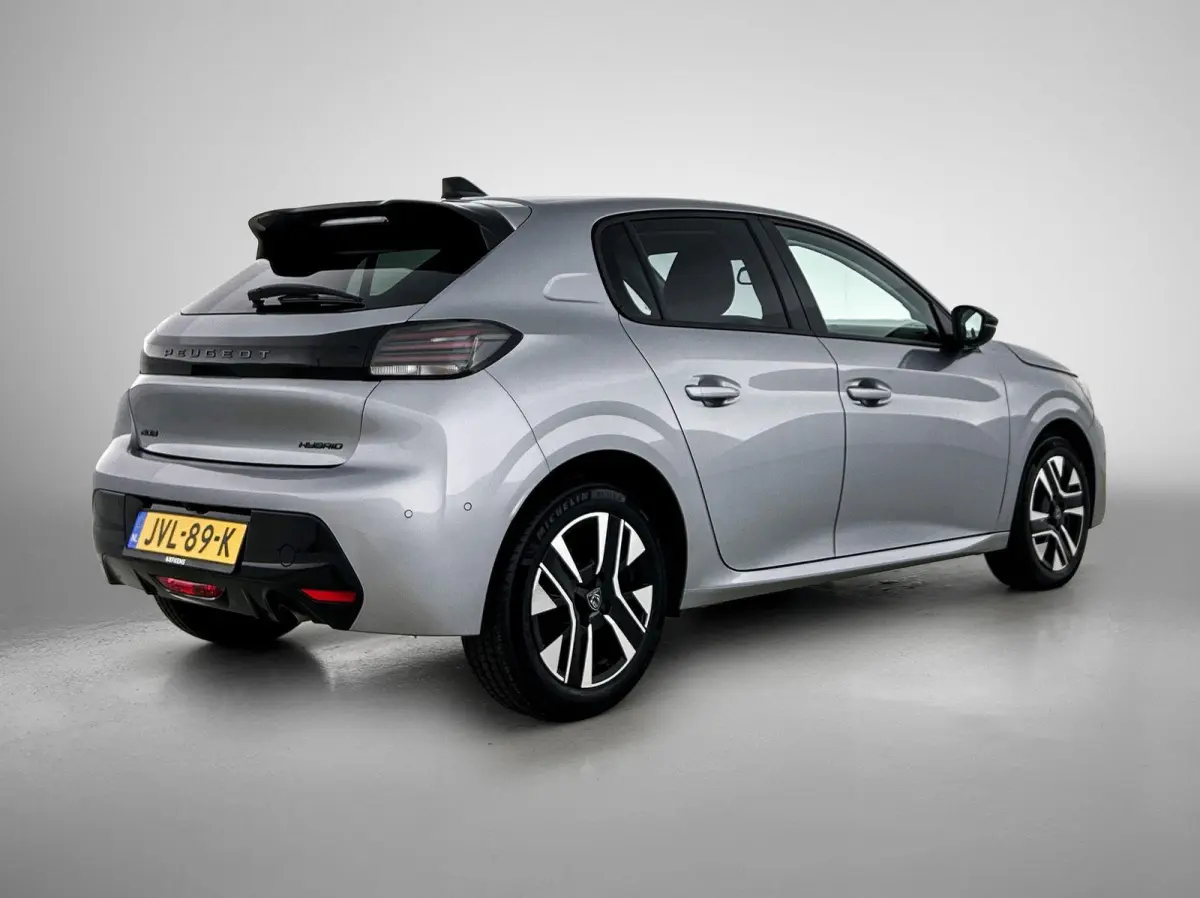 1.2 Hybrid 110pk Allure Automaat | Tot 8 Jaar Garantie | Navigatie | Camera Voor + Achter | Climate Control | Adaptieve Cruise Control | Dodehoekdetectie | 16"LMV | LED |