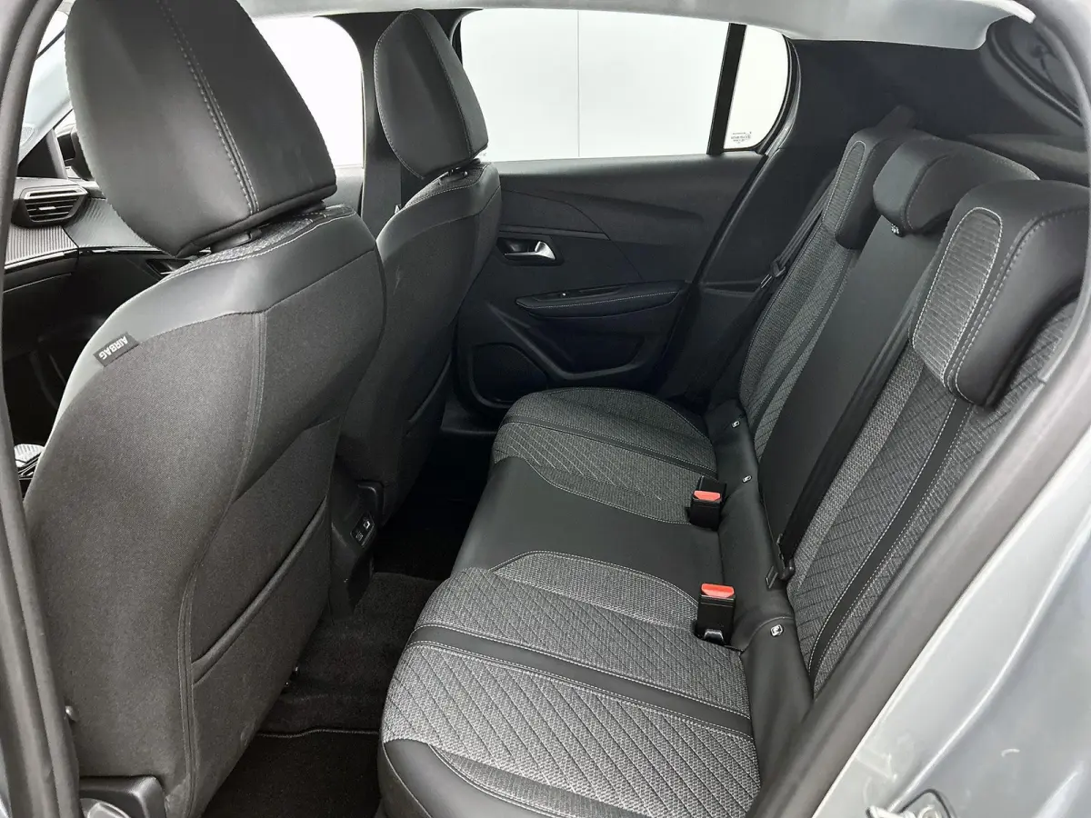 1.2 Hybrid 110pk Allure Automaat | Tot 8 Jaar Garantie | Navigatie | Camera Voor + Achter | Climate Control | Adaptieve Cruise Control | Dodehoekdetectie | 16"LMV | LED |