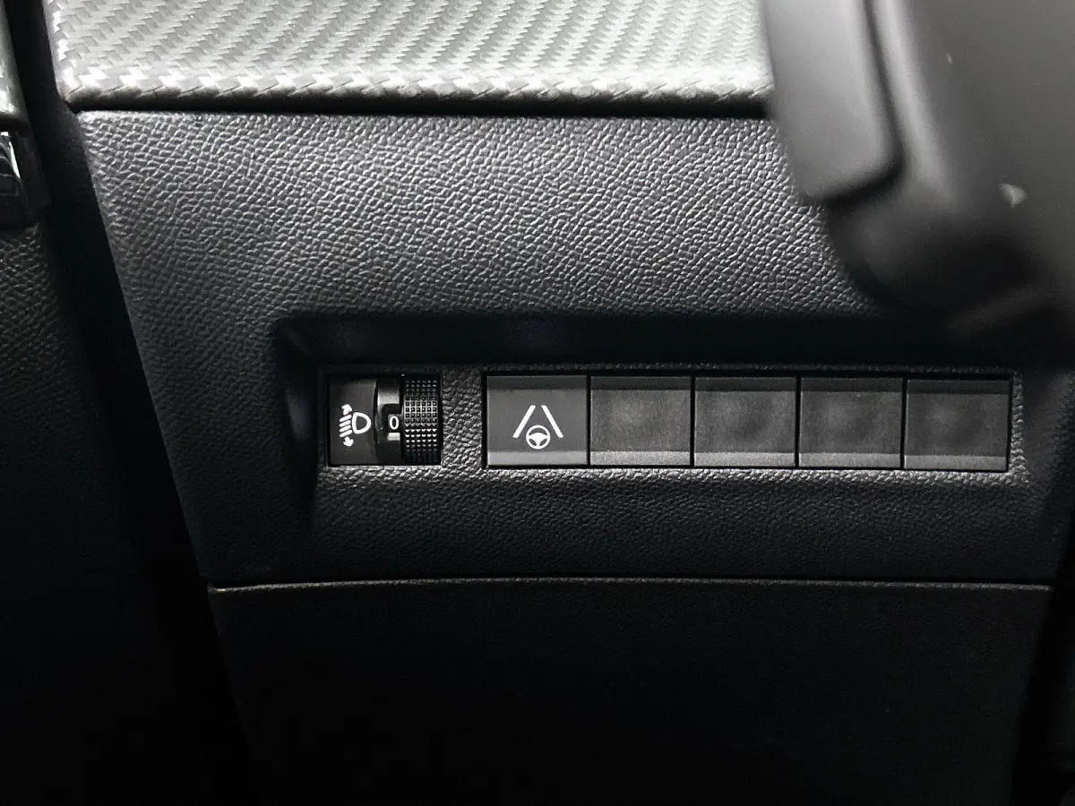 1.2 Hybrid 110pk Allure Automaat | Tot 8 Jaar Garantie | Navigatie | Camera Voor + Achter | Climate Control | Adaptieve Cruise Control | Dodehoekdetectie | 16"LMV | LED |