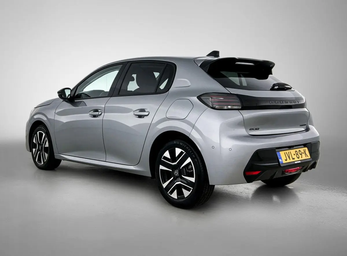 1.2 Hybrid 110pk Allure Automaat | Tot 8 Jaar Garantie | Navigatie | Camera Voor + Achter | Climate Control | Adaptieve Cruise Control | Dodehoekdetectie | 16"LMV | LED |
