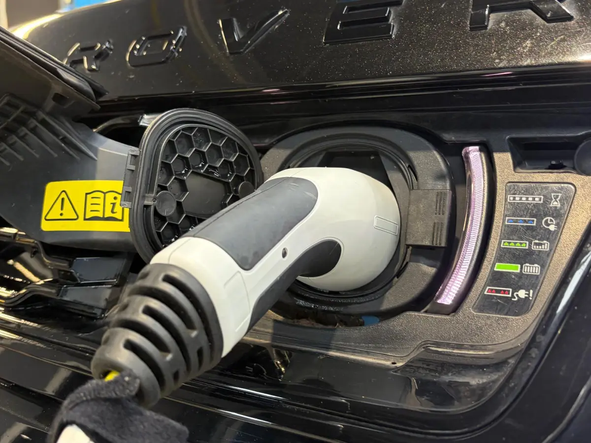 2.0 P400e HSE Dynamic Panodak Meridian Stoelkoeling !!NIEUWBINNEN!!