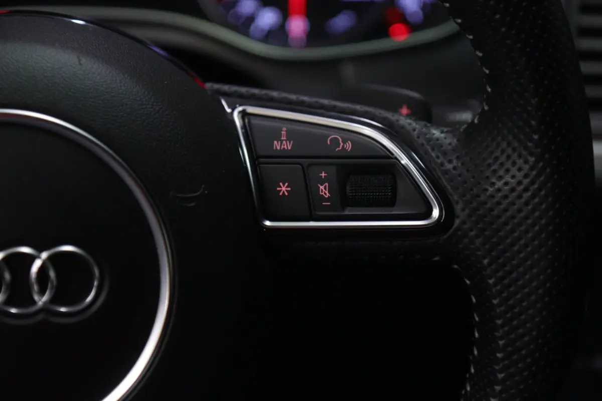 1.8 TFSI S EDITION NAP/CARPLAY/KEYLESS/MEM/BOSE/VOL