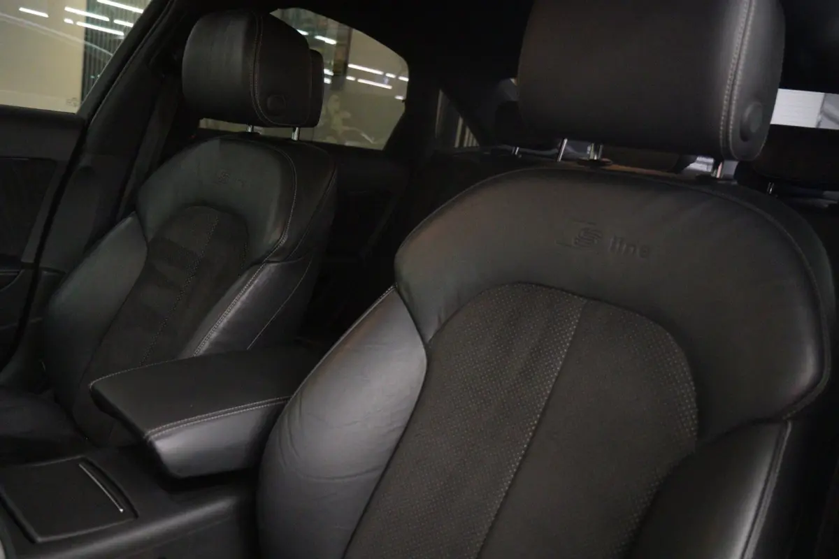 1.8 TFSI S EDITION NAP/CARPLAY/KEYLESS/MEM/BOSE/VOL
