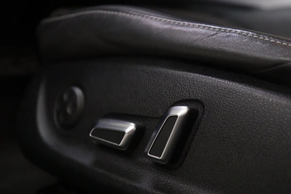 1.8 TFSI S EDITION NAP/CARPLAY/KEYLESS/MEM/BOSE/VOL