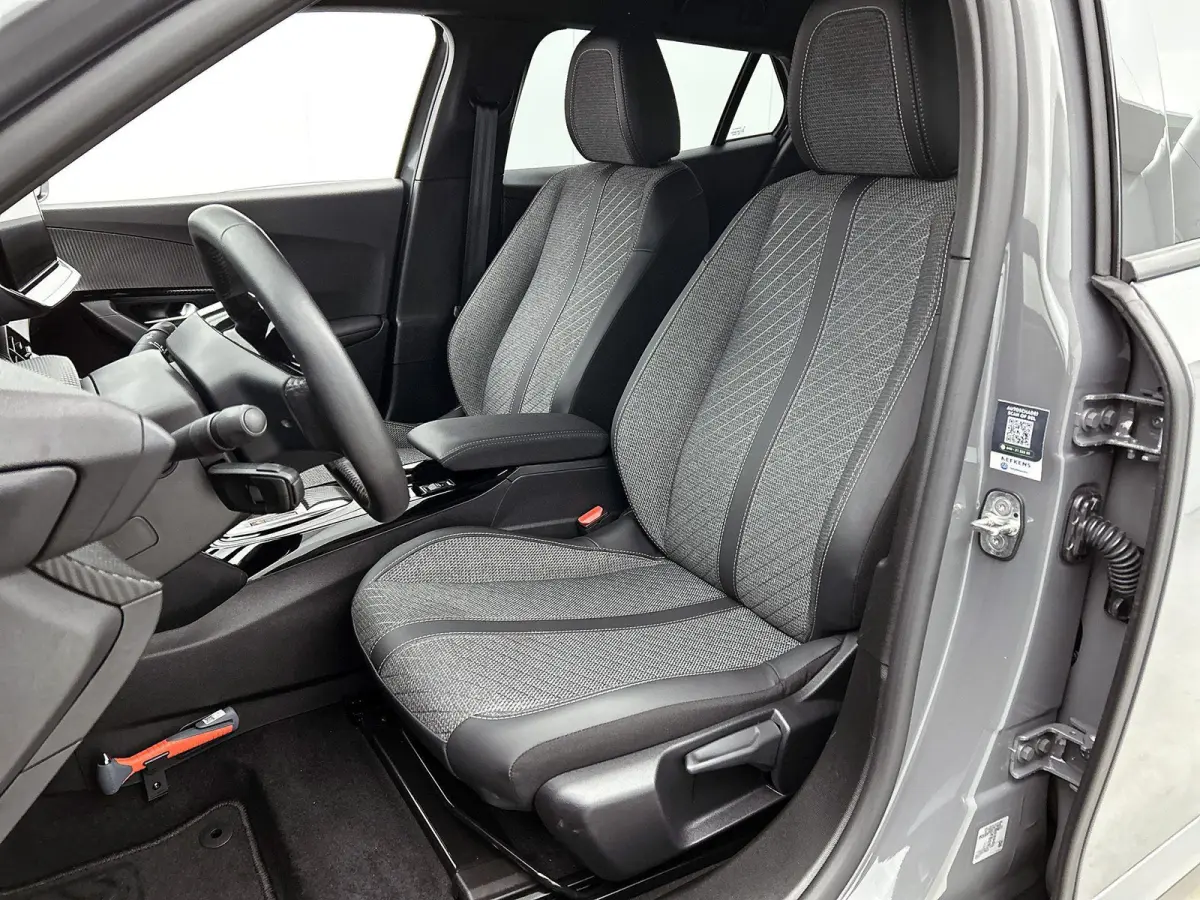 1.2 Hybrid 145pk Allure Automaat | Adaptieve Cruise Control | dakrails | Navigatie | Camera Voor + Achter | Climate Control | 17"LMV | Dodehoekdetectie | LED |