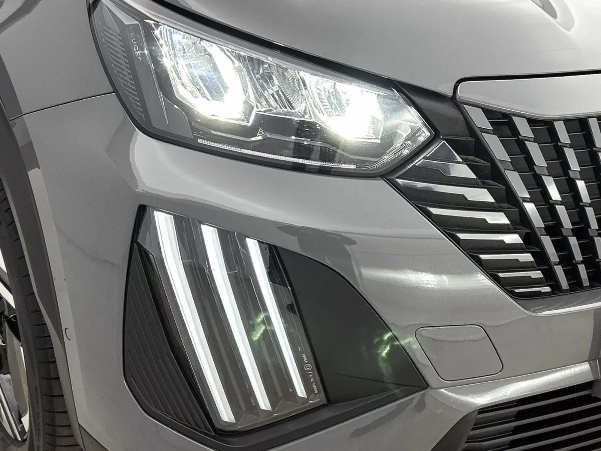 1.2 Hybrid 145pk Allure Automaat | Adaptieve Cruise Control | dakrails | Navigatie | Camera Voor + Achter | Climate Control | 17"LMV | Dodehoekdetectie | LED |