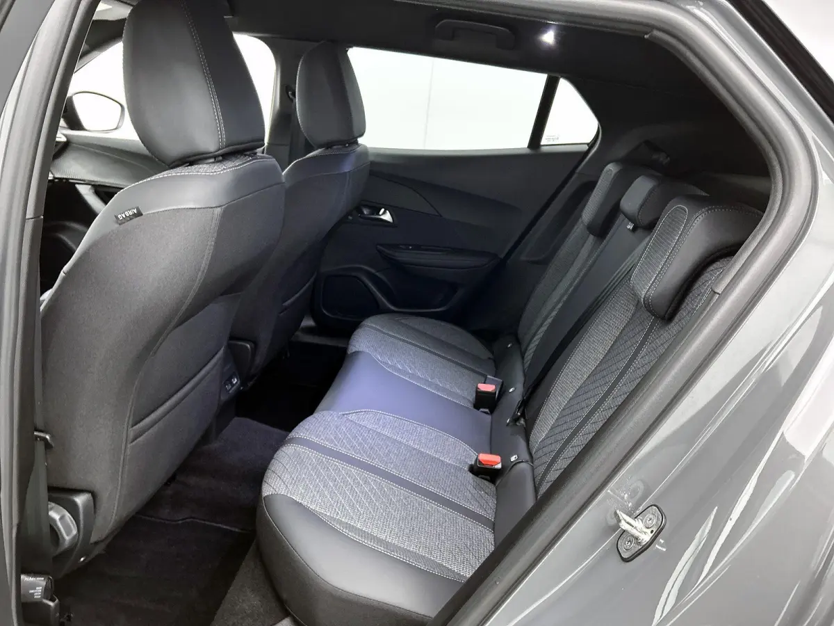 1.2 Hybrid 145pk Allure Automaat | Adaptieve Cruise Control | dakrails | Navigatie | Camera Voor + Achter | Climate Control | 17"LMV | Dodehoekdetectie | LED |