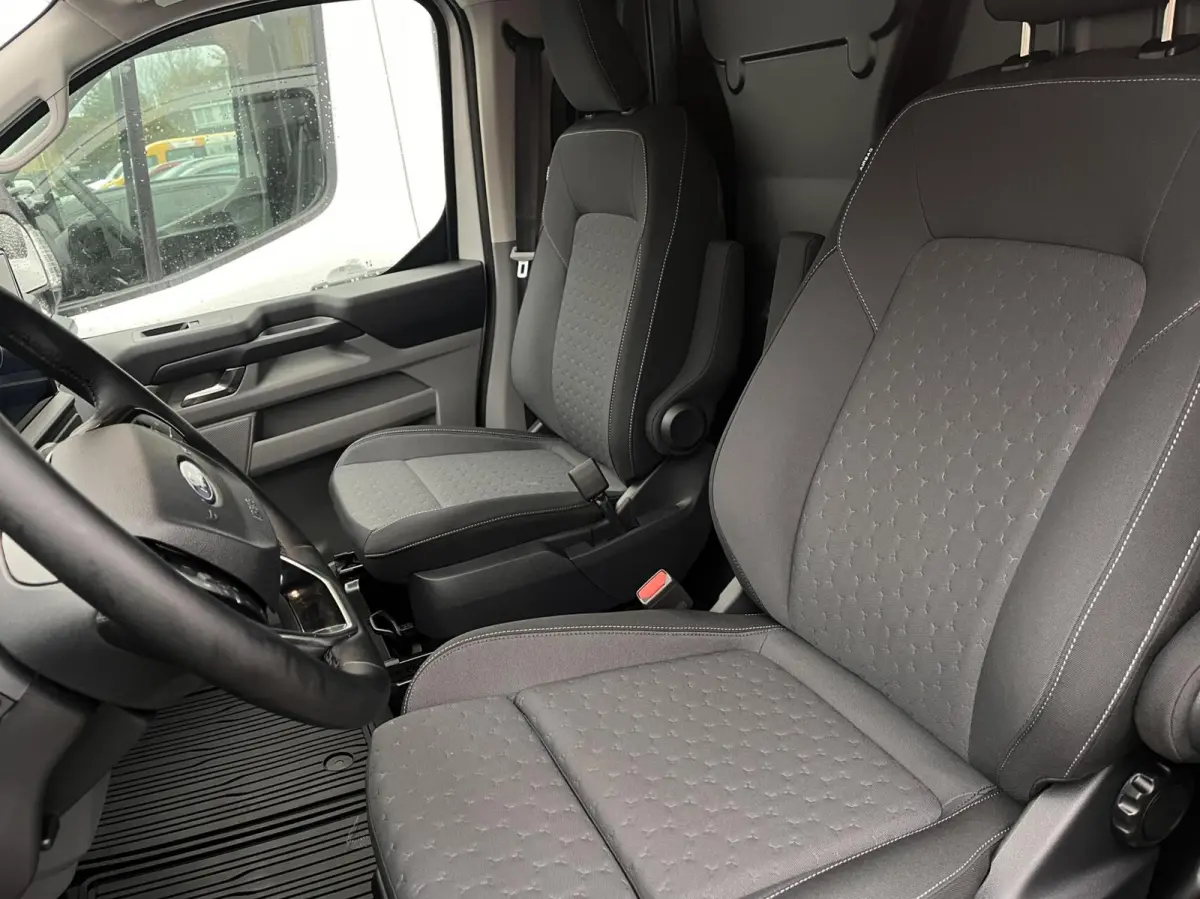 340 L2H1 Limited 71 kWh 218PK Stoel/Stoel 2300KG Trekgewicht Adaptieve Cruise 360 Camera Navi Stoelverwarming Dubbele Armsteun Carplay Blind-Spot 17" Velgen *Nieuw*