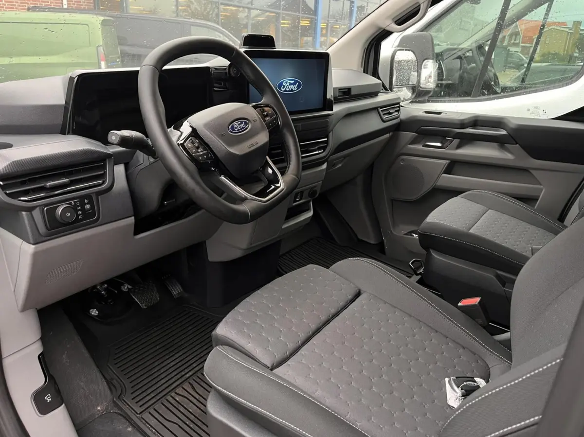 340 L2H1 Limited 71 kWh 218PK Stoel/Stoel 2300KG Trekgewicht Adaptieve Cruise 360 Camera Navi Stoelverwarming Dubbele Armsteun Carplay Blind-Spot 17" Velgen *Nieuw*