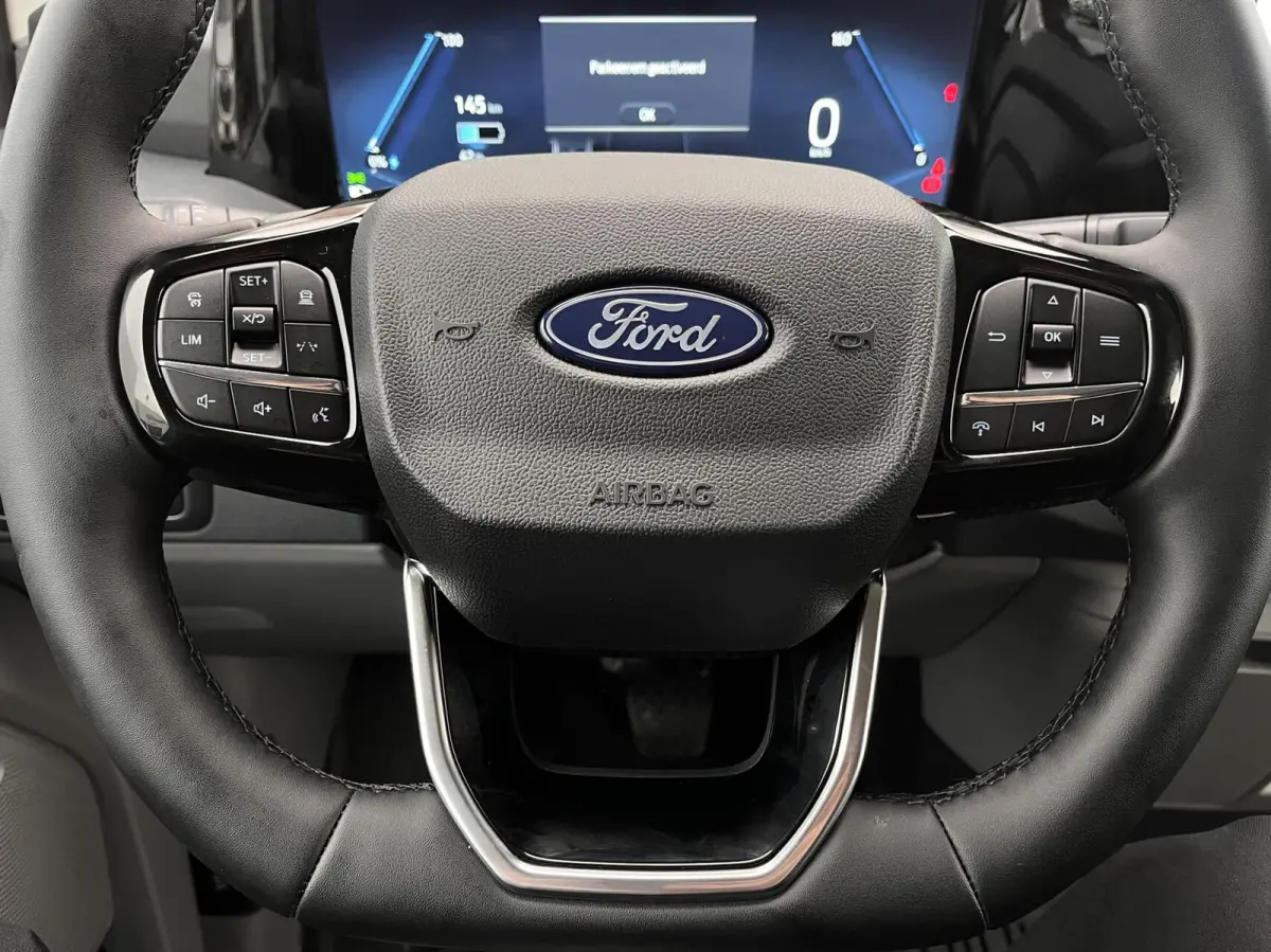 340 L2H1 Limited 71 kWh 218PK Stoel/Stoel 2300KG Trekgewicht Adaptieve Cruise 360 Camera Navi Stoelverwarming Dubbele Armsteun Carplay Blind-Spot 17" Velgen *Nieuw*