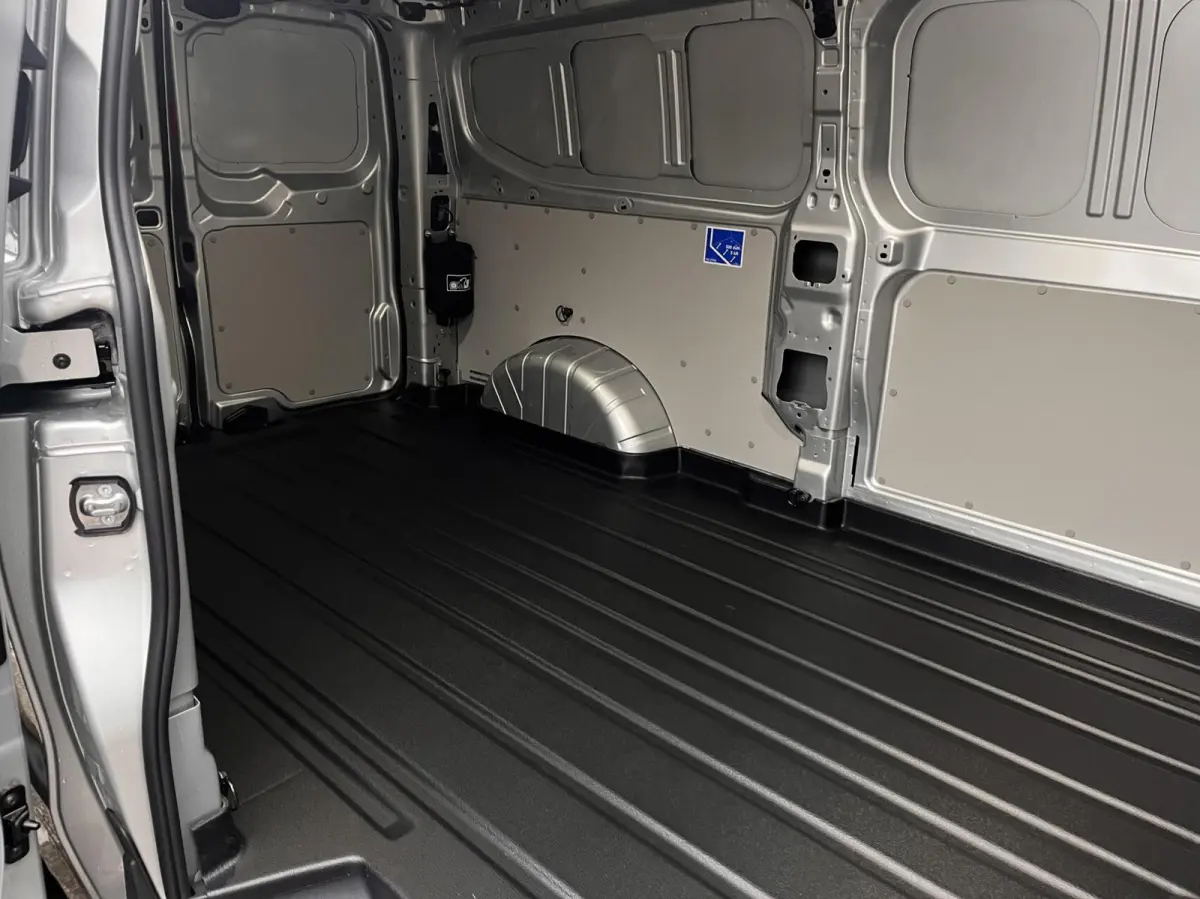 340 L2H1 Limited 71 kWh 218PK Stoel/Stoel 2300KG Trekgewicht Adaptieve Cruise 360 Camera Navi Stoelverwarming Dubbele Armsteun Carplay Blind-Spot 17" Velgen *Nieuw*