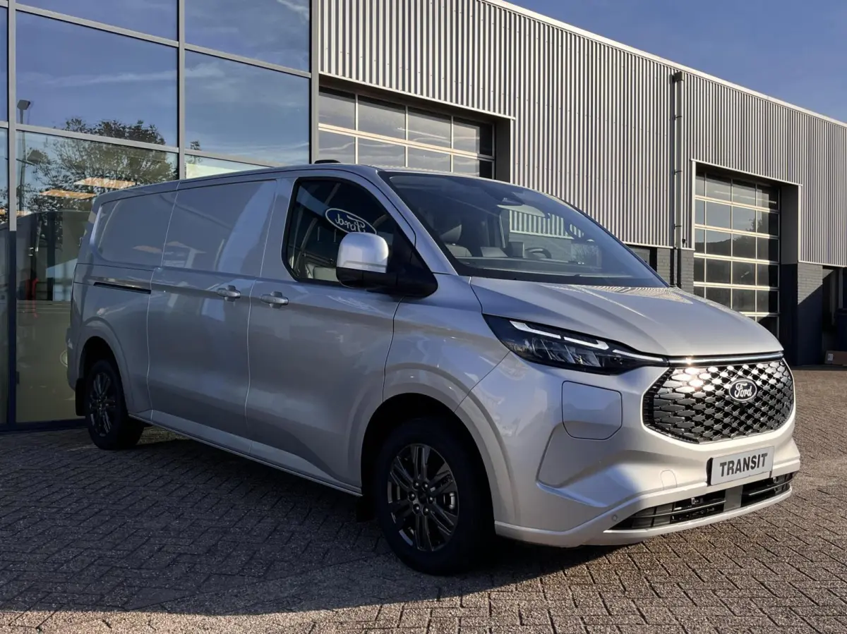 340 L2H1 Limited 71 kWh 218PK Stoel/Stoel 2300KG Trekgewicht Adaptieve Cruise 360 Camera Navi Stoelverwarming Dubbele Armsteun Carplay Blind-Spot 17" Velgen *Nieuw*