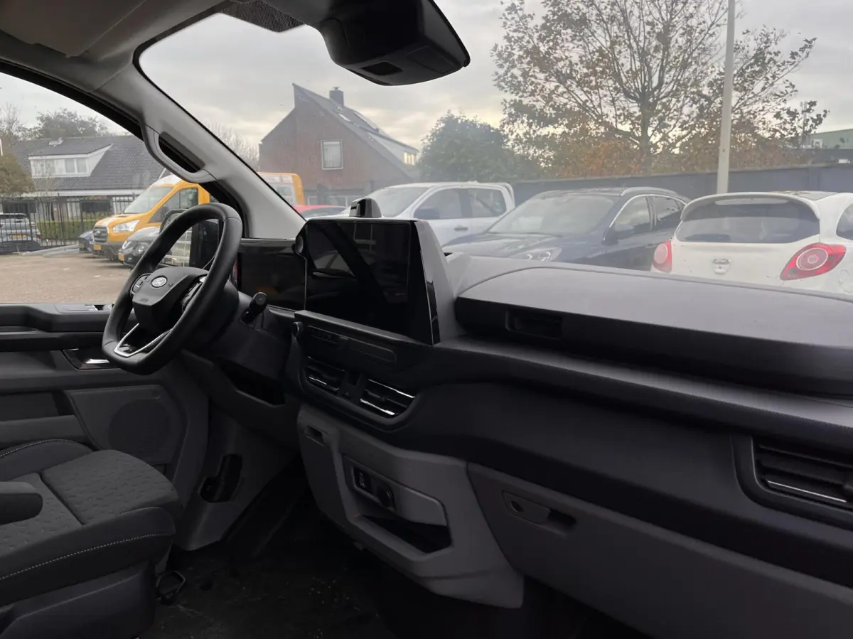 340 L2H1 Limited 71 kWh 218PK Stoel/Stoel 2300KG Trekgewicht Adaptieve Cruise 360 Camera Navi Stoelverwarming Dubbele Armsteun Carplay Blind-Spot 17" Velgen *Nieuw*