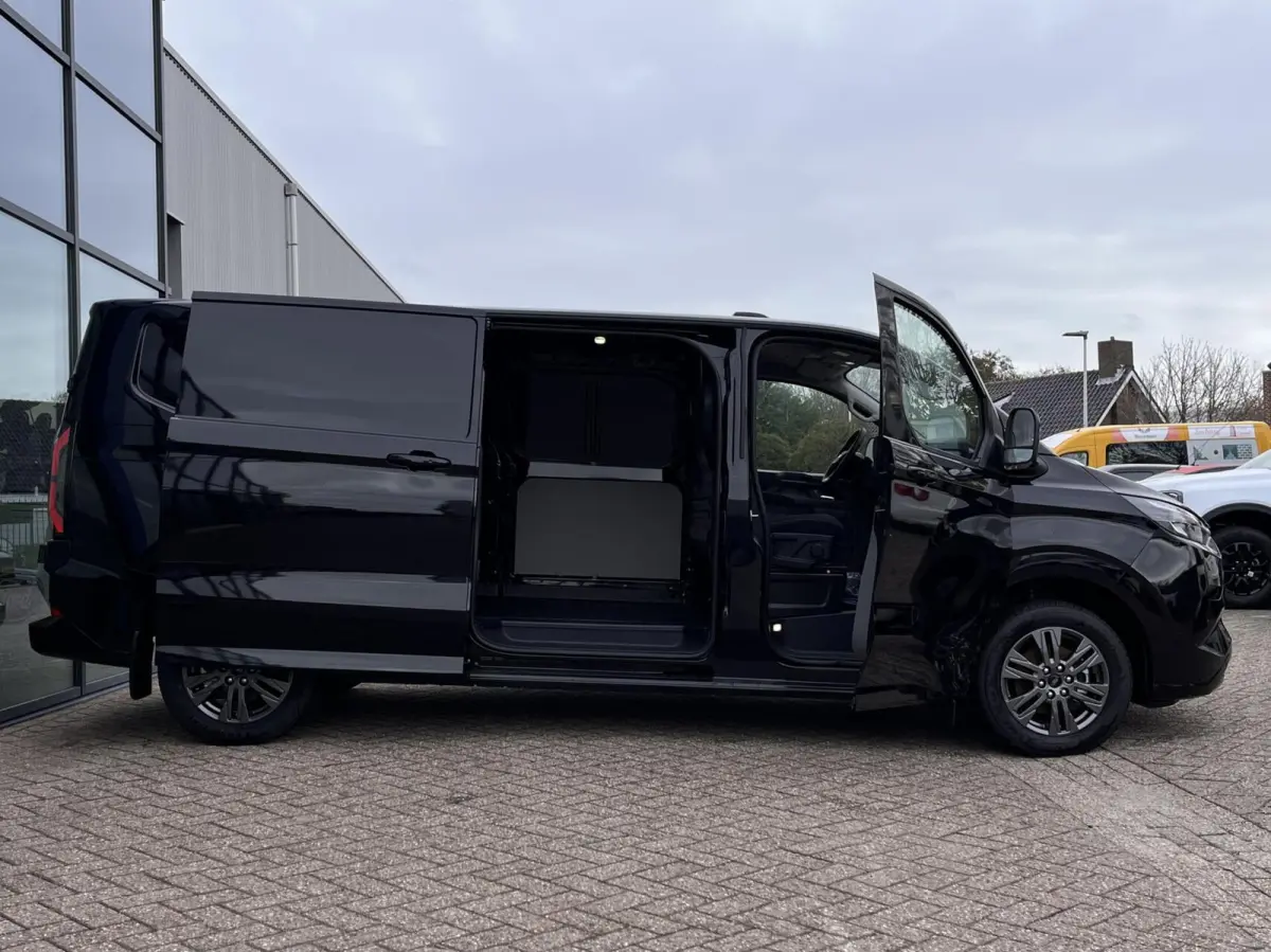 340 L2H1 Limited 71 kWh 218PK Stoel/Stoel 2300KG Trekgewicht Adaptieve Cruise 360 Camera Navi Stoelverwarming Dubbele Armsteun Carplay Blind-Spot 17" Velgen *Nieuw*