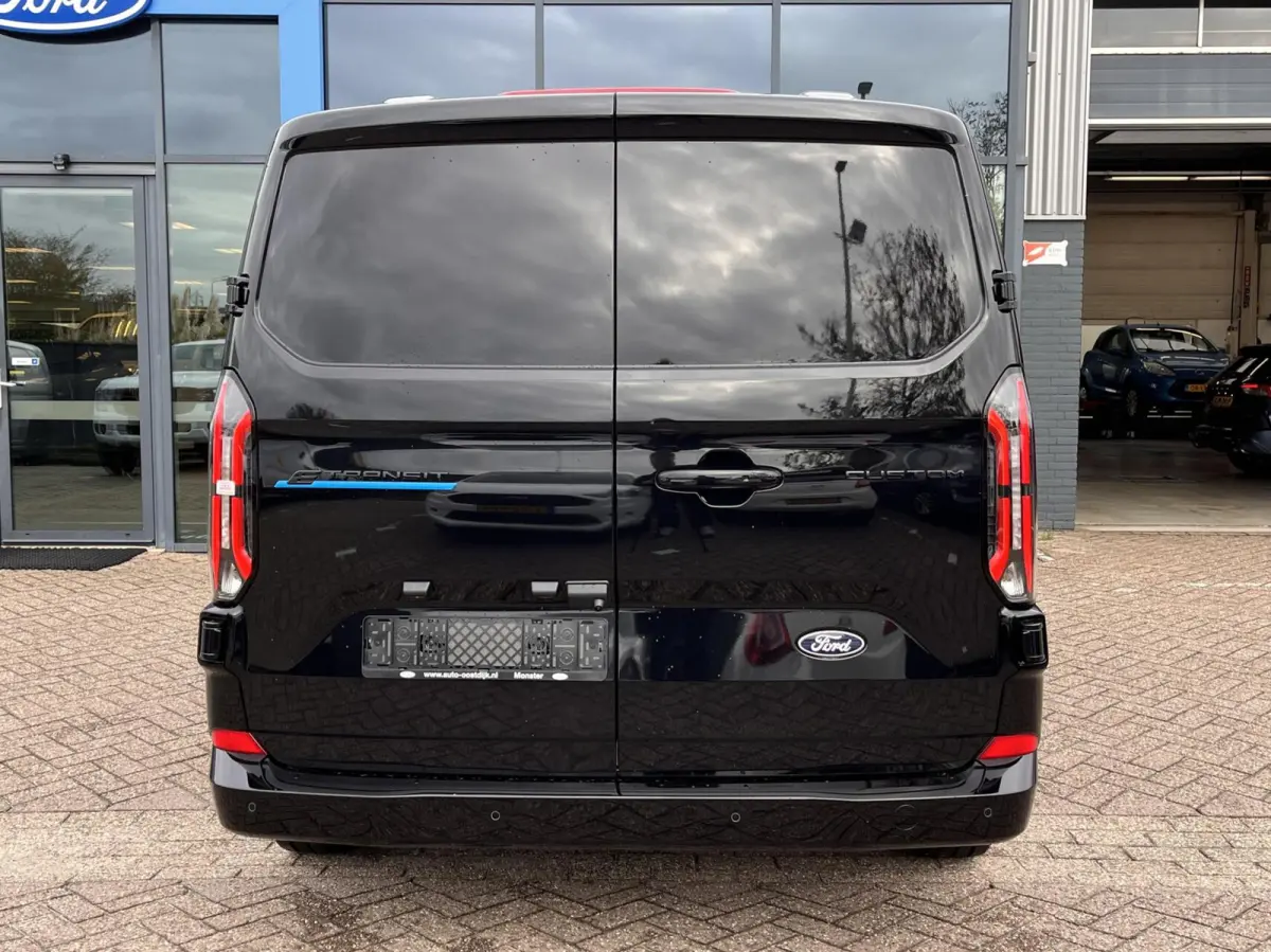 340 L2H1 Limited 71 kWh 218PK Stoel/Stoel 2300KG Trekgewicht Adaptieve Cruise 360 Camera Navi Stoelverwarming Dubbele Armsteun Carplay Blind-Spot 17" Velgen *Nieuw*