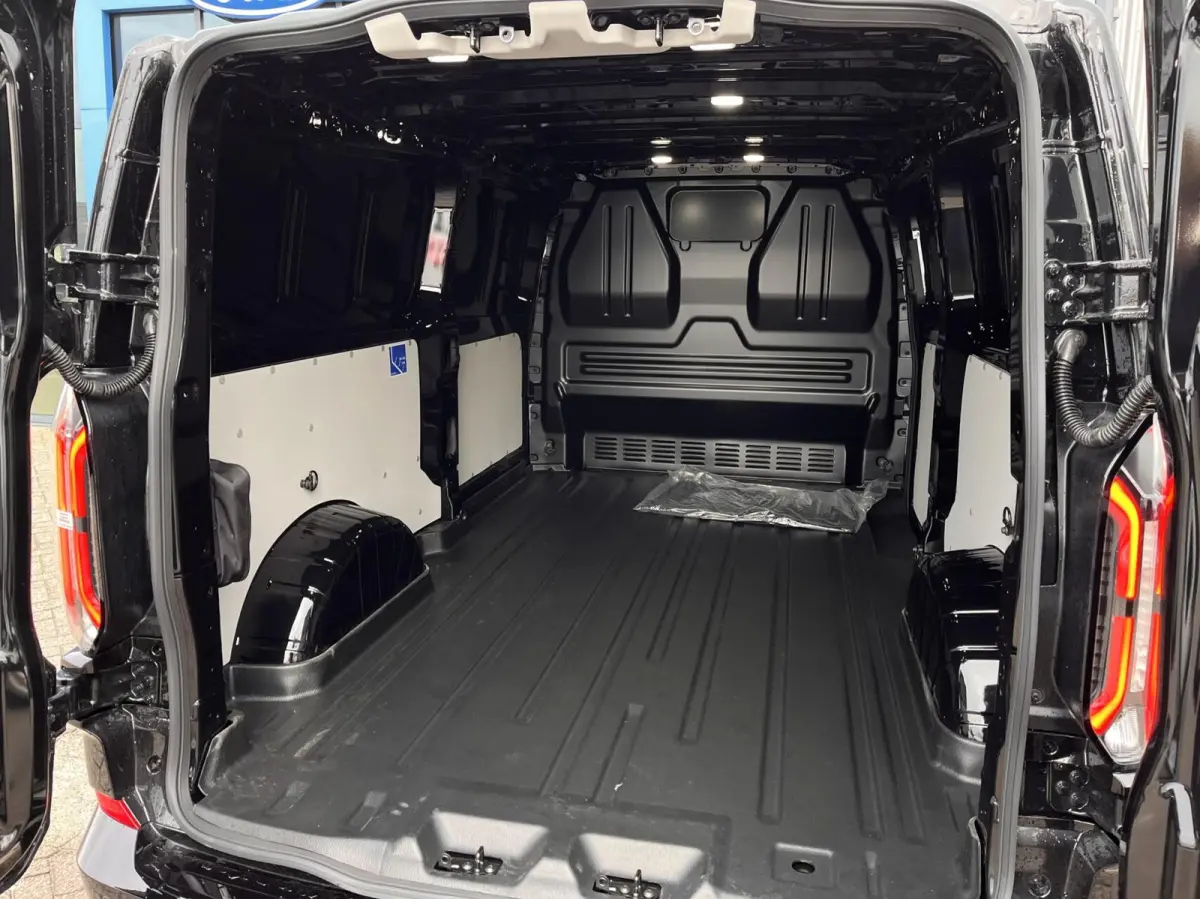 340 L2H1 Limited 71 kWh 218PK Stoel/Stoel 2300KG Trekgewicht Adaptieve Cruise 360 Camera Navi Stoelverwarming Dubbele Armsteun Carplay Blind-Spot 17" Velgen *Nieuw*
