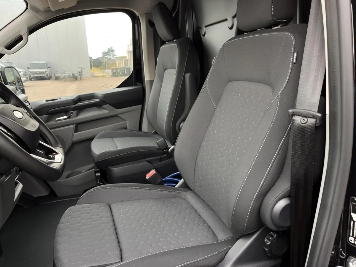 340 L2H1 Limited 71 kWh 218PK Stoel/Stoel 2300KG Trekgewicht Adaptieve Cruise 360 Camera Navi Stoelverwarming Dubbele Armsteun Carplay Blind-Spot 17" Velgen *Nieuw*
