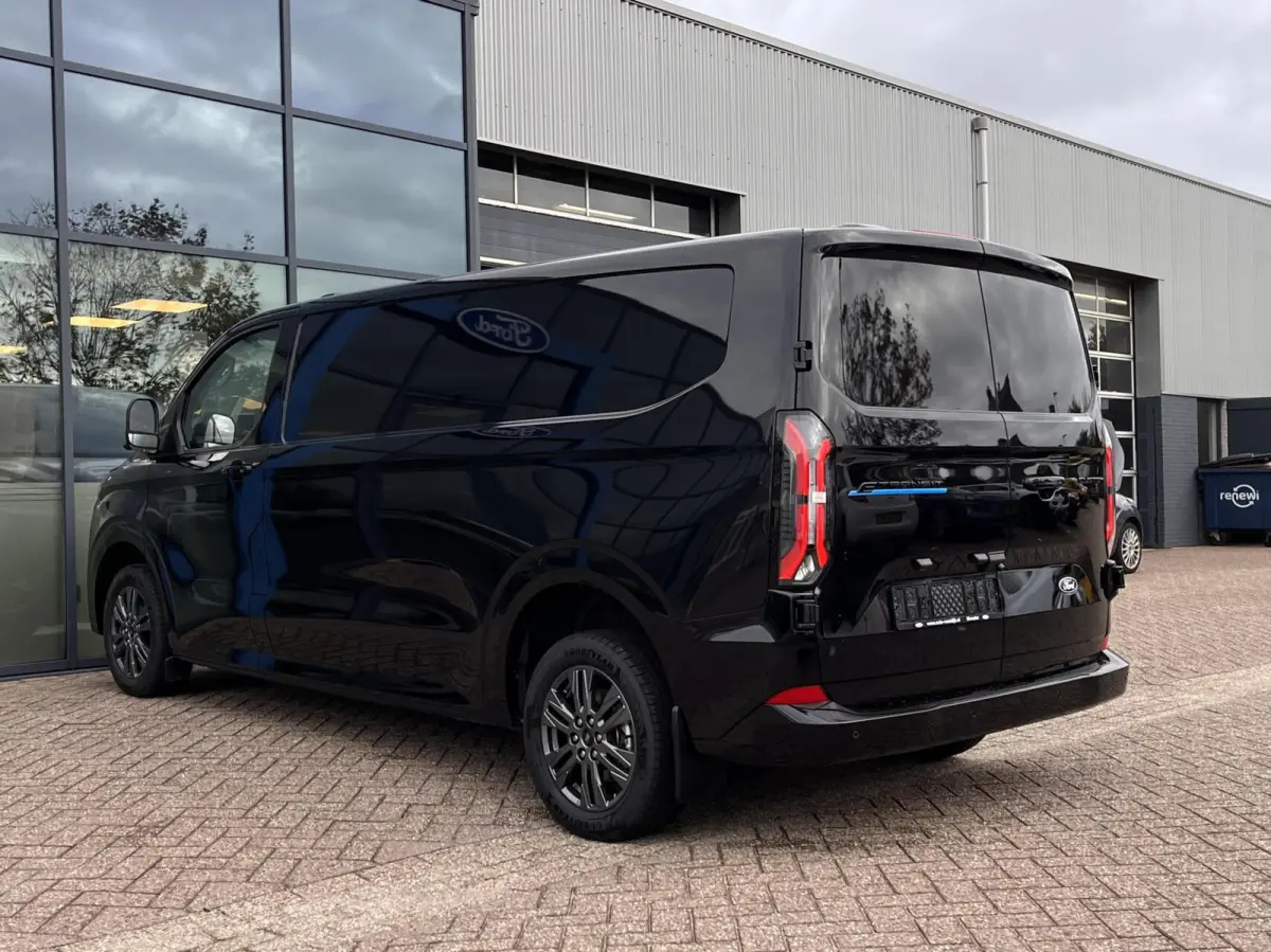 340 L2H1 Limited 71 kWh 218PK Stoel/Stoel 2300KG Trekgewicht Adaptieve Cruise 360 Camera Navi Stoelverwarming Dubbele Armsteun Carplay Blind-Spot 17" Velgen *Nieuw*