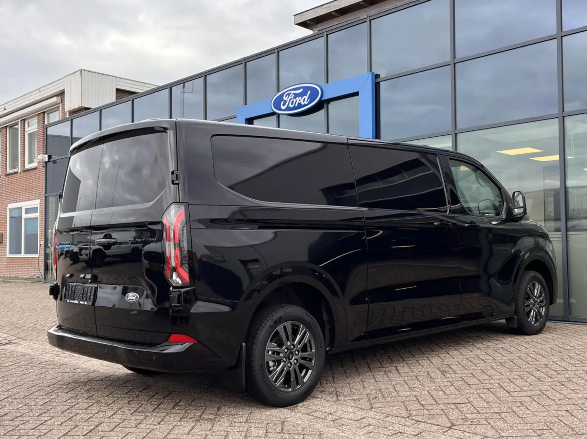 340 L2H1 Limited 71 kWh 218PK Stoel/Stoel 2300KG Trekgewicht Adaptieve Cruise 360 Camera Navi Stoelverwarming Dubbele Armsteun Carplay Blind-Spot 17" Velgen *Nieuw*