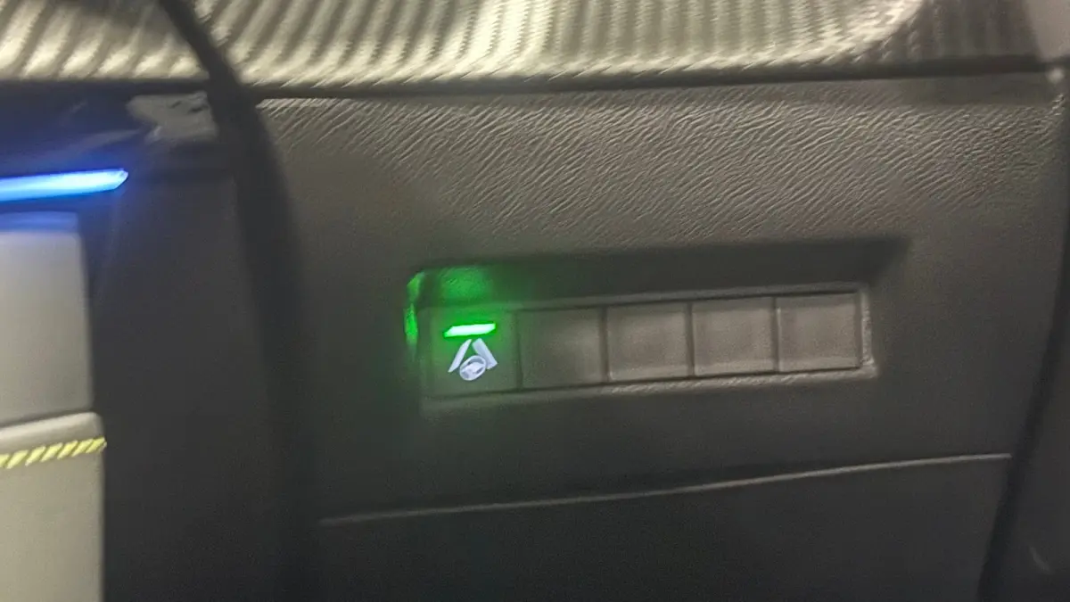 EV 50KWH 136PK GT PACK AUTOMAAT SOH 100% / NAVI / LEDER / CLIMA / PDC / 17" LMV / CAMERA / ALCANTARA / PANO. DAK / KEYLESS / I-COCKPIT / FULL-LED / NIEUWSTAAT !!