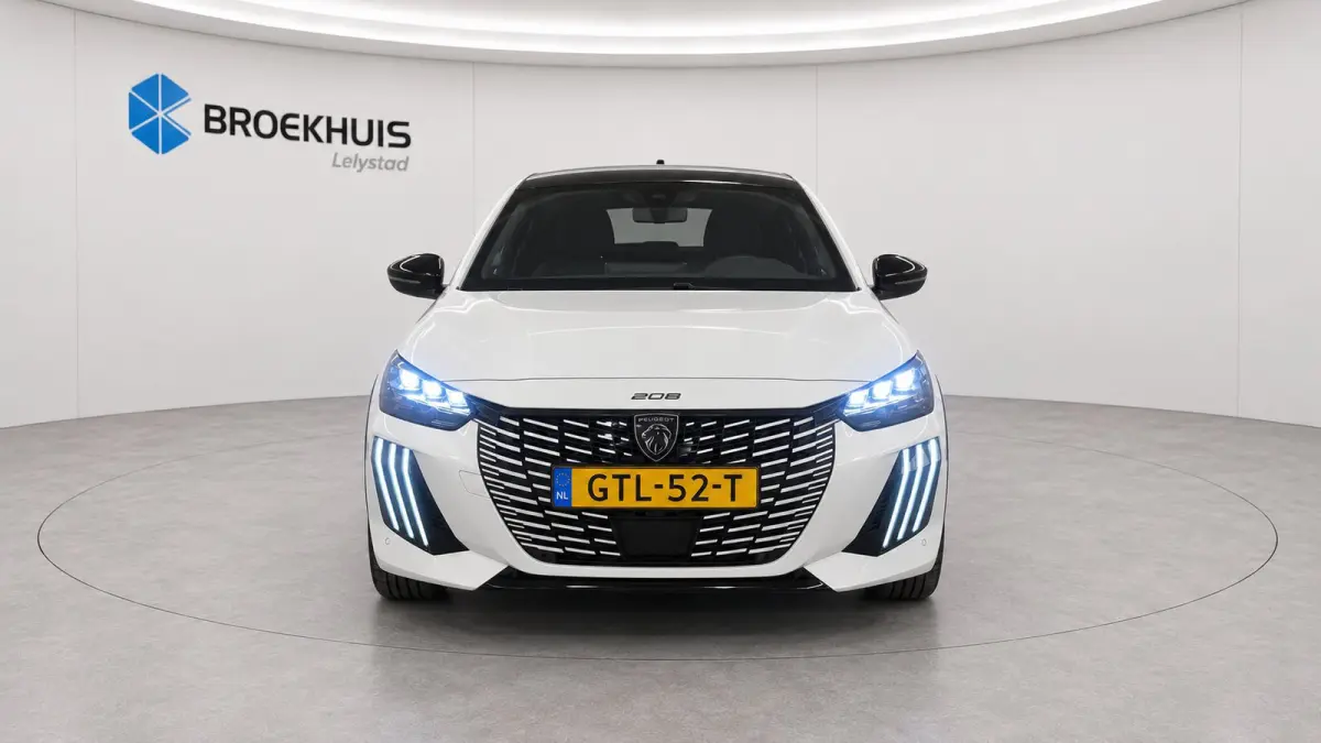 EV 50KWH 136PK GT PACK AUTOMAAT SOH 100% / NAVI / LEDER / CLIMA / PDC / 17" LMV / CAMERA / ALCANTARA / PANO. DAK / KEYLESS / I-COCKPIT / FULL-LED / NIEUWSTAAT !!