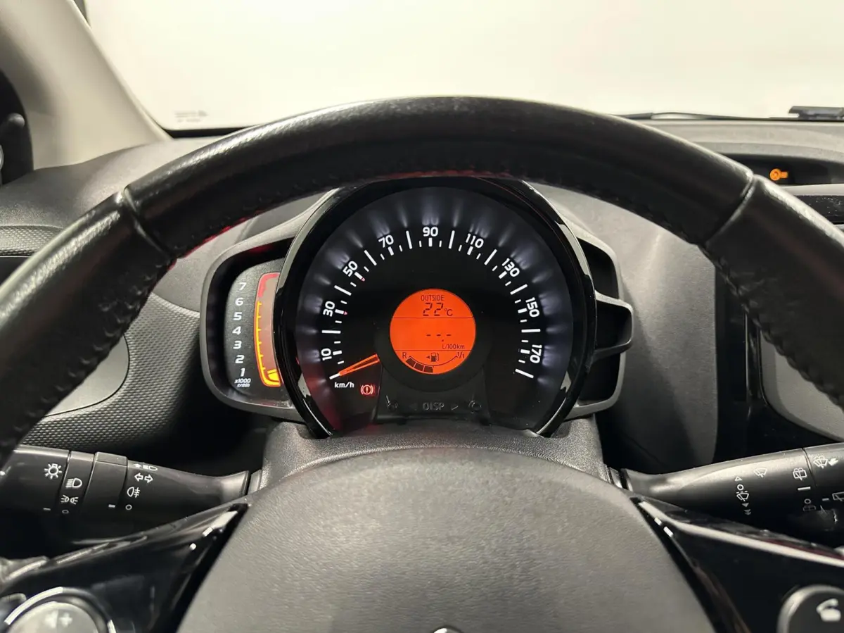 1.0 VTi Feel AIRCO 5 DEURS CRUISE 82000 KM!!