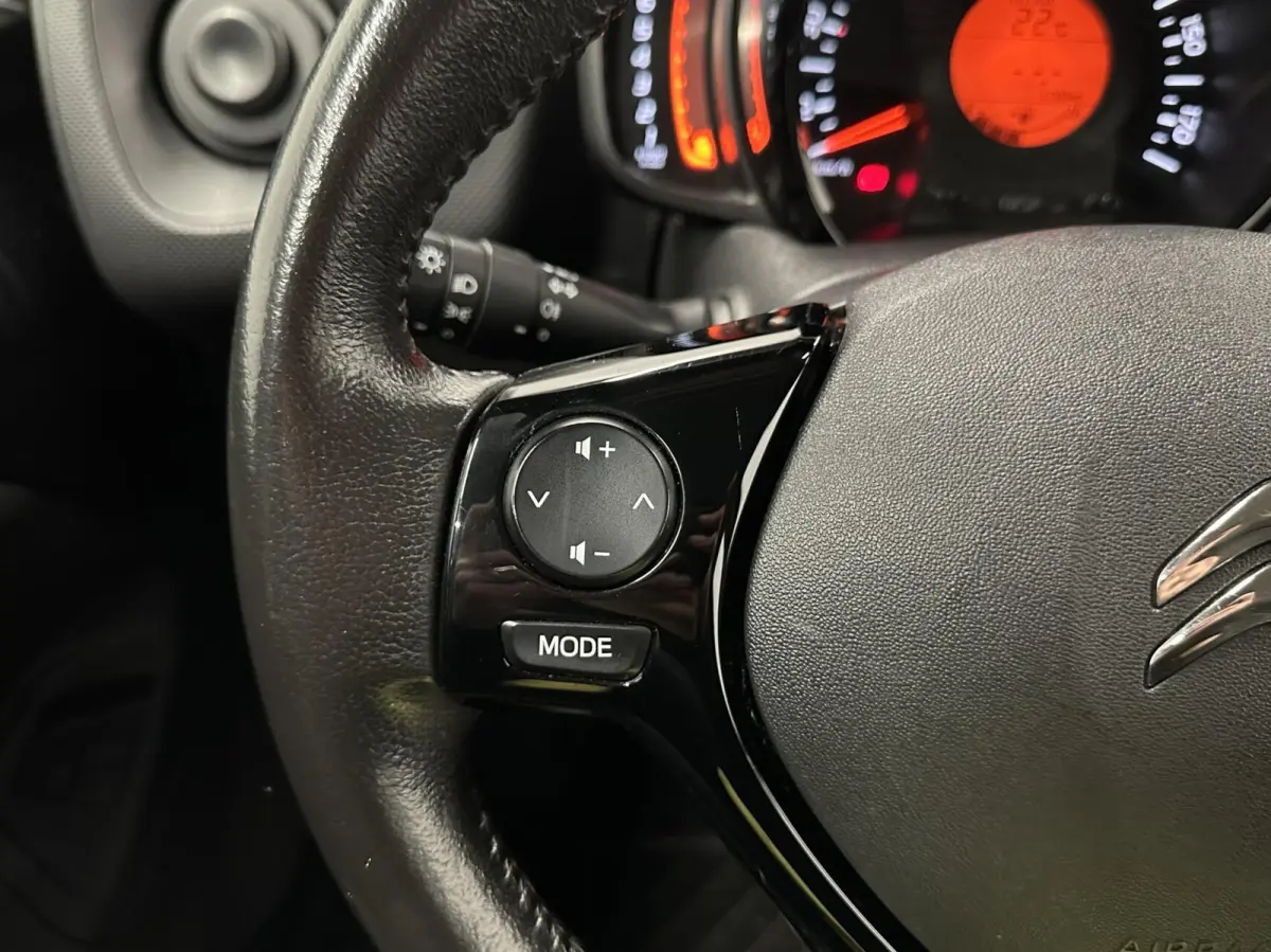 1.0 VTi Feel AIRCO 5 DEURS CRUISE 82000 KM!!