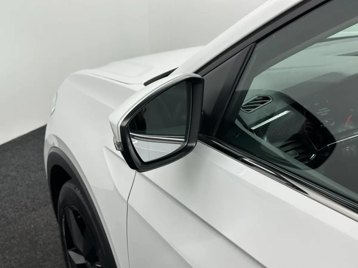 1.5 TSI Style Business CAMERA NAVI CARPLAY TREKHAAK ADAPTIVE CRUISE.