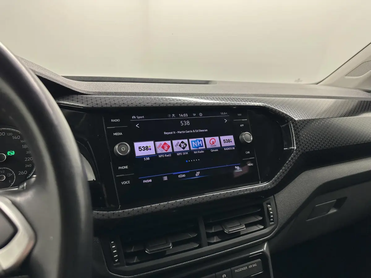 1.5 TSI Style Business CAMERA NAVI CARPLAY TREKHAAK ADAPTIVE CRUISE.