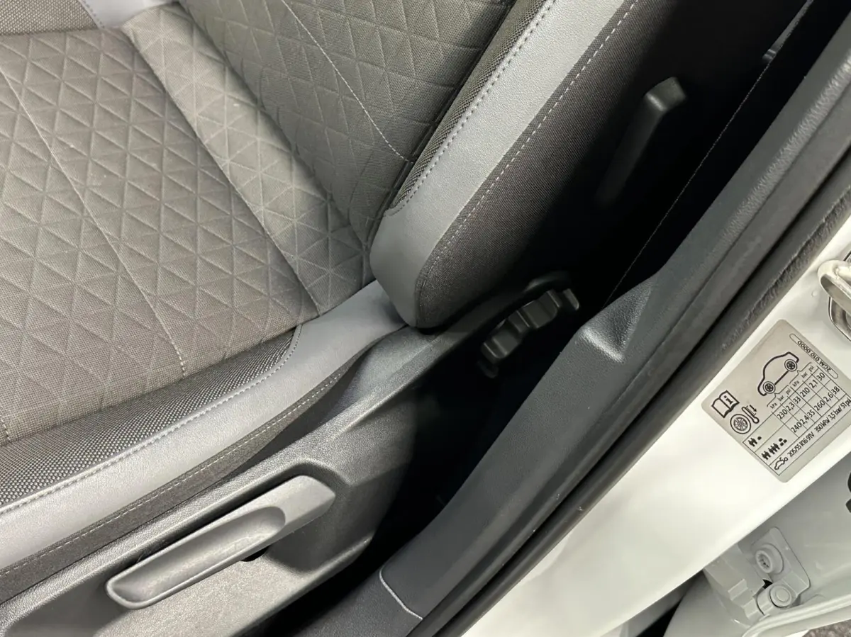 1.5 TSI Style Business CAMERA NAVI CARPLAY TREKHAAK ADAPTIVE CRUISE.