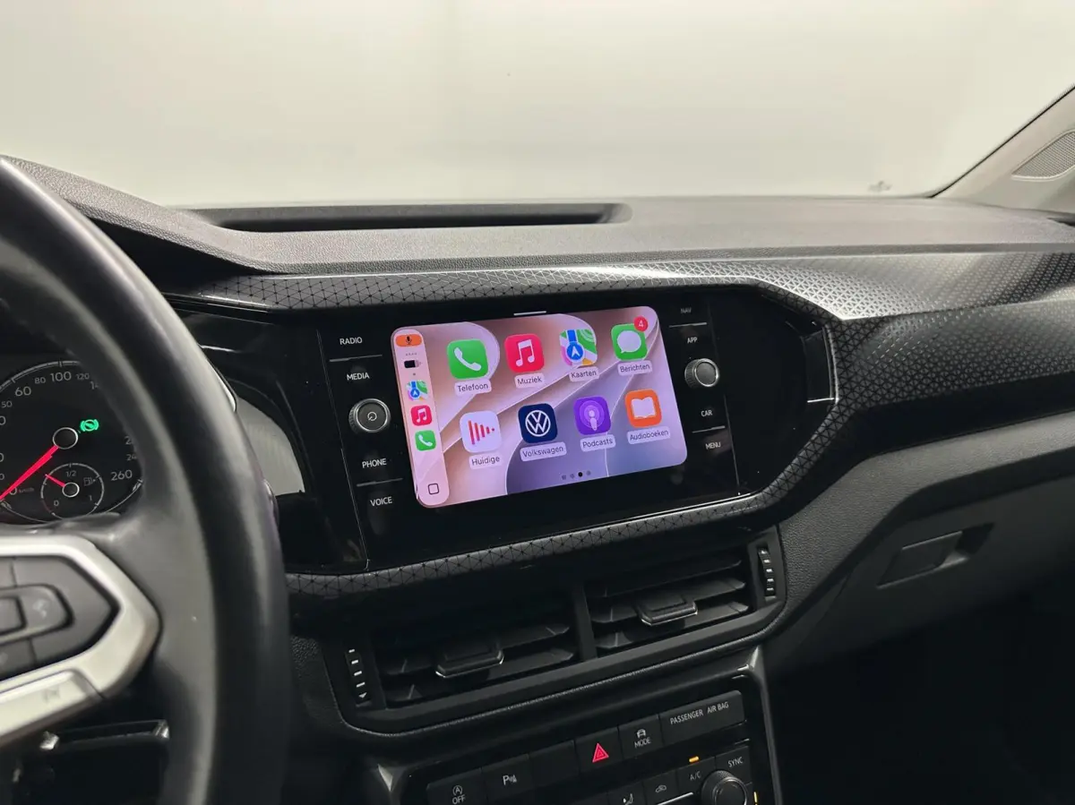 1.5 TSI Style Business CAMERA NAVI CARPLAY TREKHAAK ADAPTIVE CRUISE.