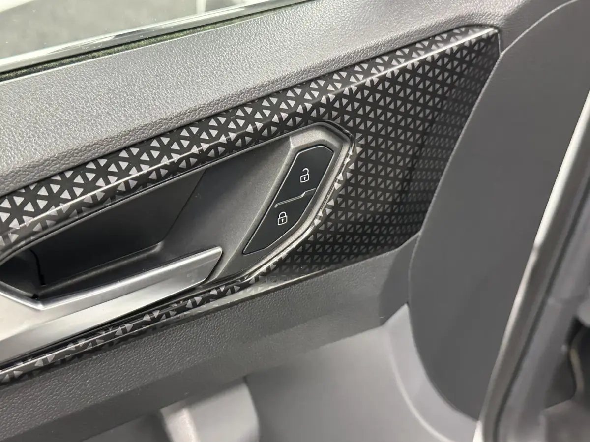 1.5 TSI Style Business CAMERA NAVI CARPLAY TREKHAAK ADAPTIVE CRUISE.