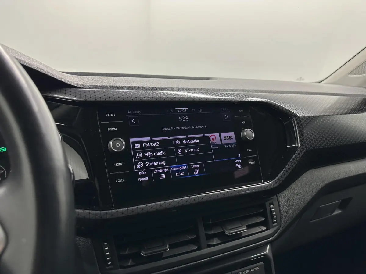 1.5 TSI Style Business CAMERA NAVI CARPLAY TREKHAAK ADAPTIVE CRUISE.