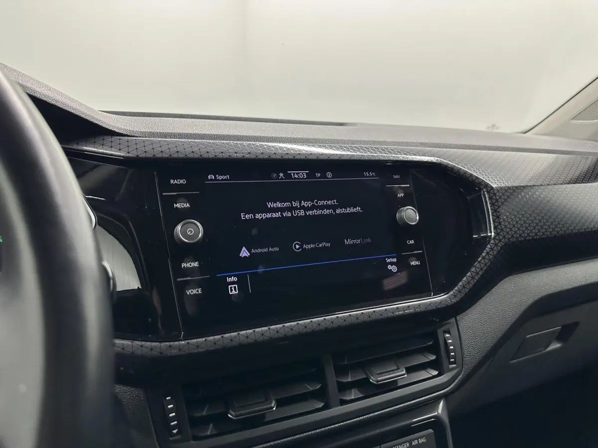 1.5 TSI Style Business CAMERA NAVI CARPLAY TREKHAAK ADAPTIVE CRUISE.