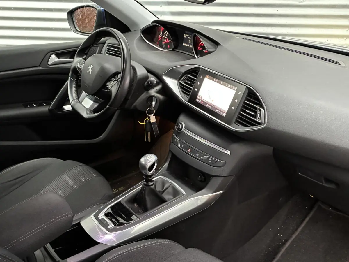 1.2 PureTech Carplay Led Cruise NL Auto Pdc 19 Perfecte Staat 2 De Eigenaar