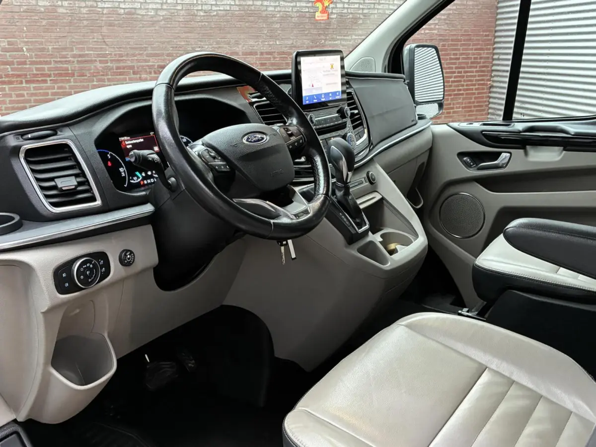 Tourneo 320 1.0 AUTOM PHEV 8 PERSOONS 21 EERSTE EIGENAAR VOL OPTIES LED CARPLAY LEER CAMERA PDC CRUISE