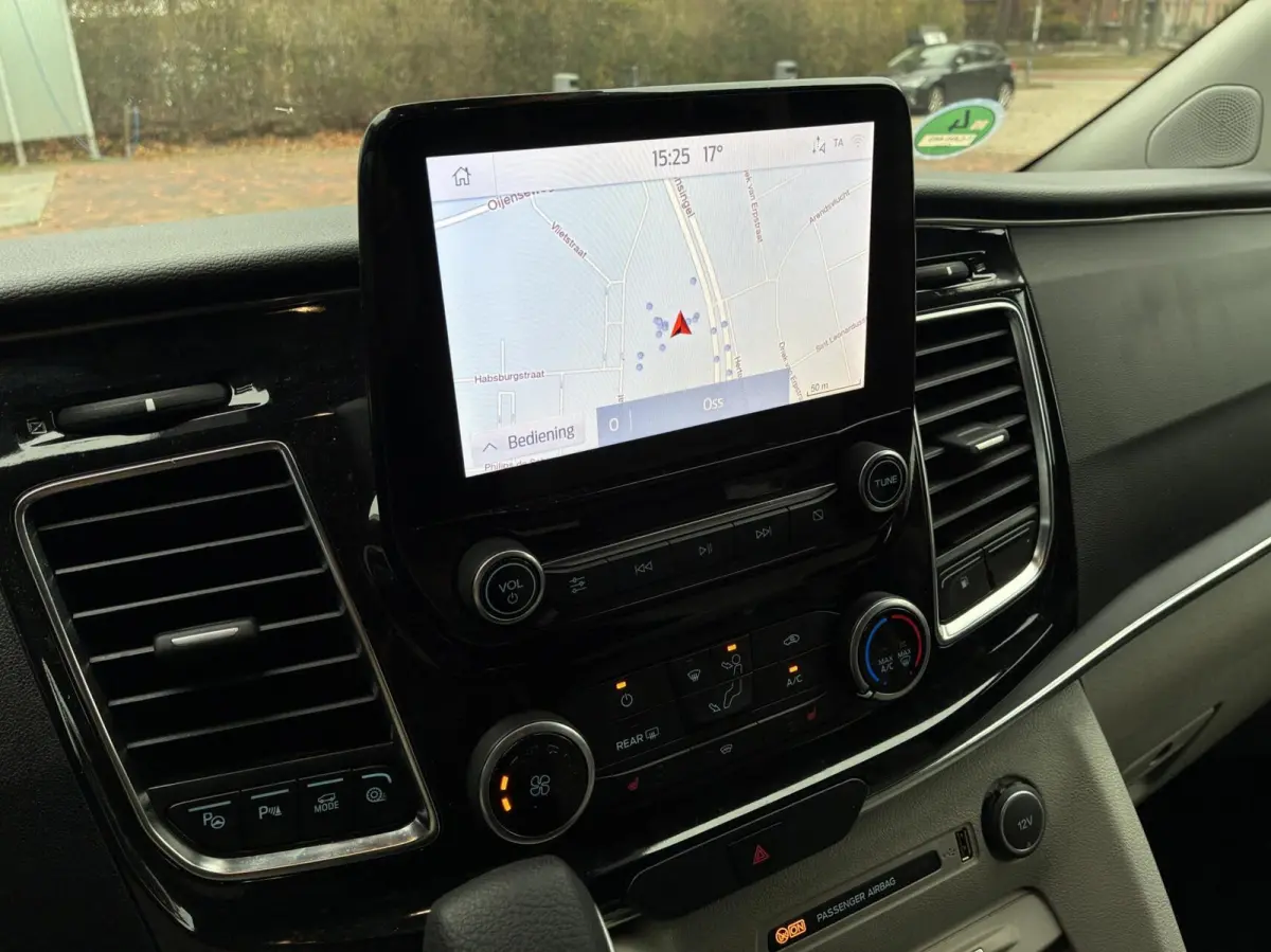 Tourneo 320 1.0 AUTOM PHEV 8 PERSOONS 21 EERSTE EIGENAAR VOL OPTIES LED CARPLAY LEER CAMERA PDC CRUISE