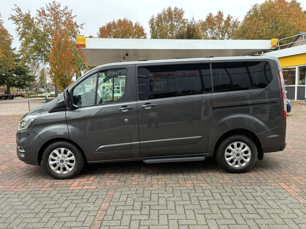 Tourneo 320 1.0 AUTOM PHEV 8 PERSOONS 21 EERSTE EIGENAAR VOL OPTIES LED CARPLAY LEER CAMERA PDC CRUISE