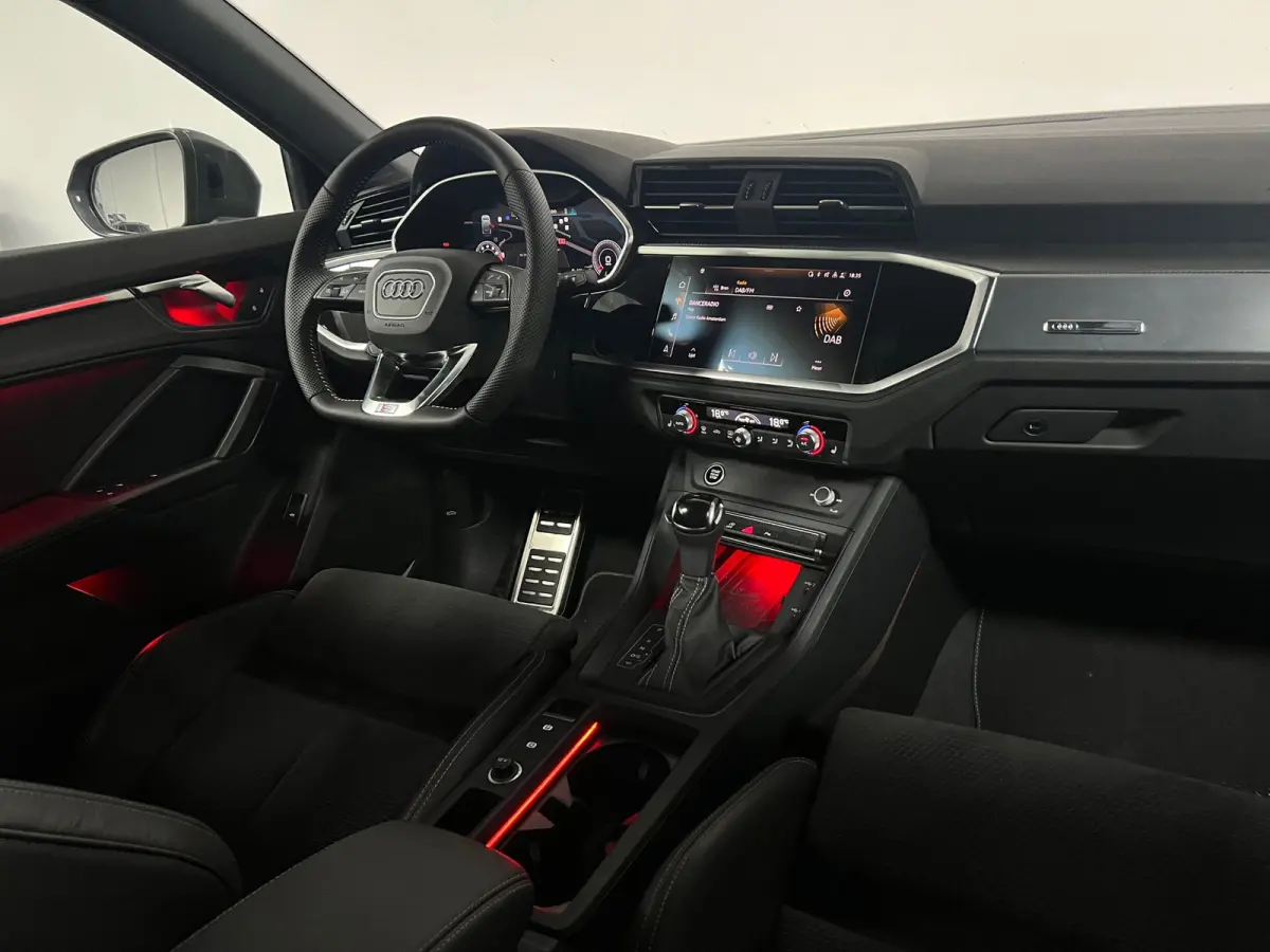 35 TFSI 3 x S line RSQ3 Blackpack Pano ACC Sfeer Electr. Stoel Camera Trekhaak
