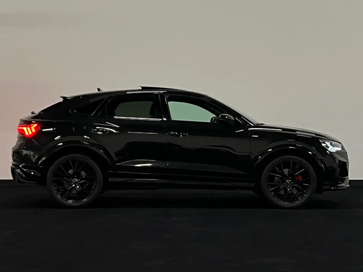 35 TFSI 3 x S line RSQ3 Blackpack Pano ACC Sfeer Electr. Stoel Camera Trekhaak