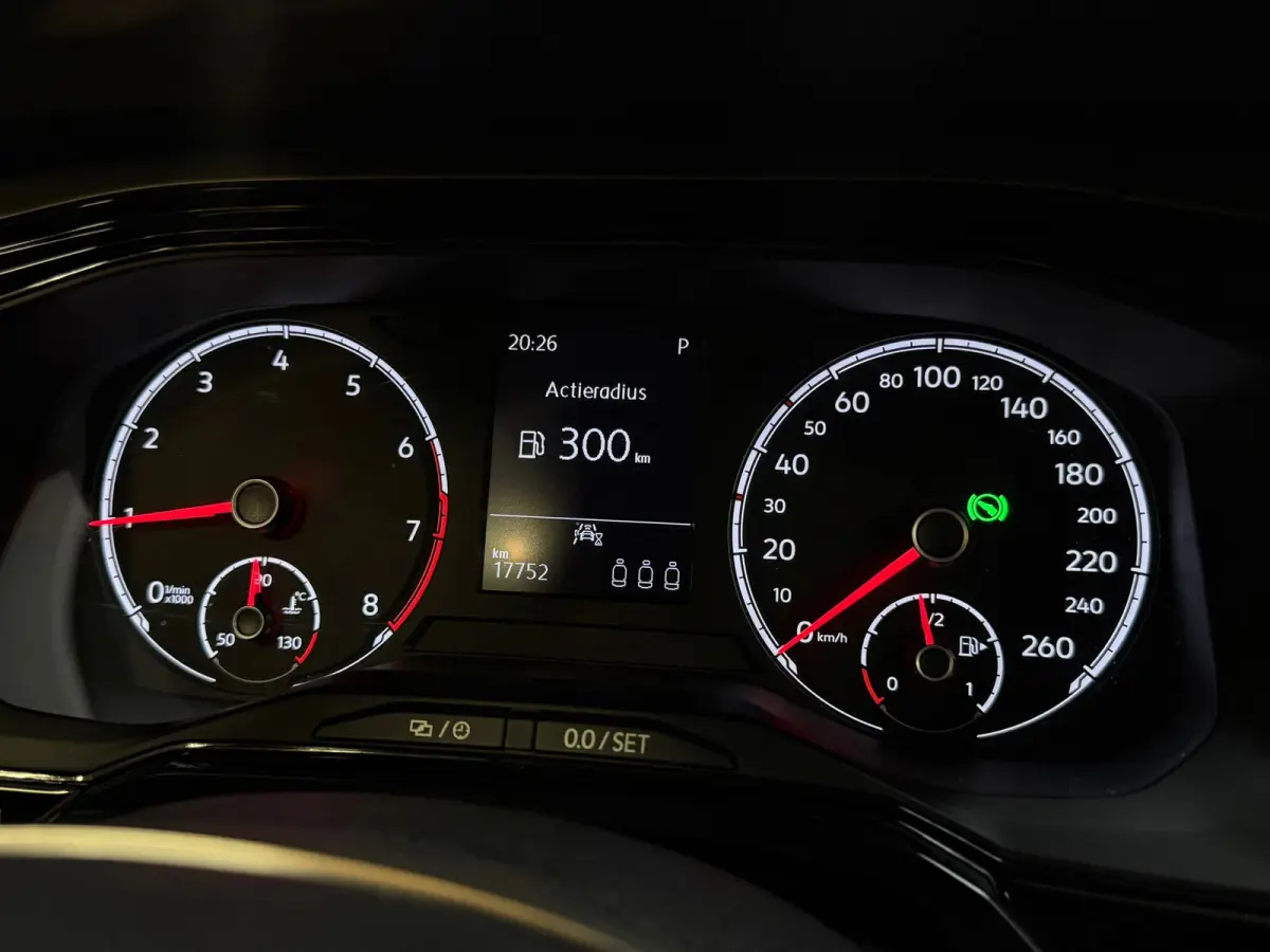 1.0 TSI Highline Business |AUTOMAAT|CARPLAY|PDC|STOELVERWARMING|