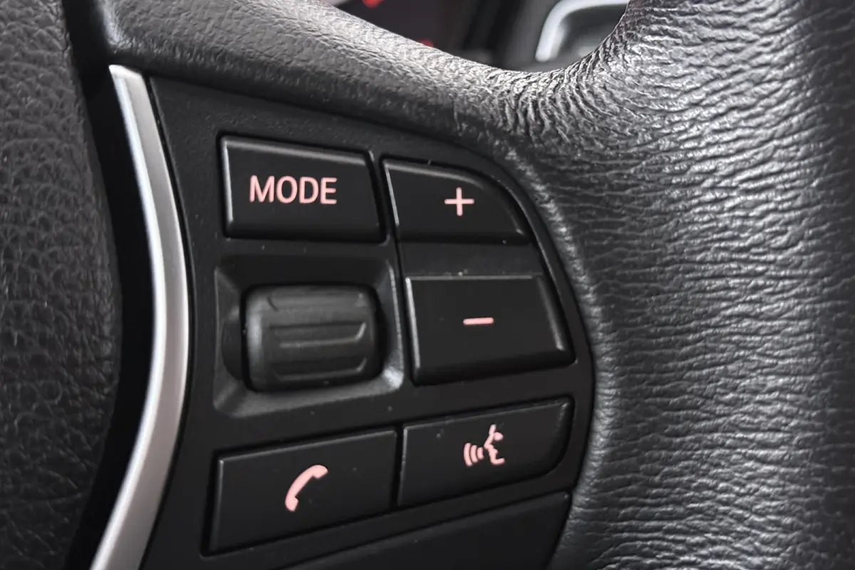 118i Corporate Lease (STOELVERWARMING, NAVIGATIE, CRUISE CONTROL, PARKEERSENSOREN)