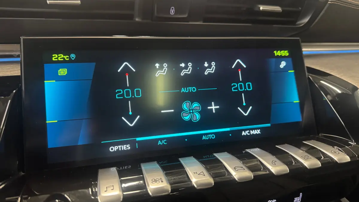 1.6 HYBRID 225PK GT PACK AUTOMAAT / NAVI / LEDER / CLIMA / PDC / 18" LMV / CAMERA / KEYLESS / PANO. DAK  / I-COCKPIT / FULL-LED / WINTERPAKKET / FOCAL AUDIO / ADAPT. CRUISECONTROL / FULL-OPT