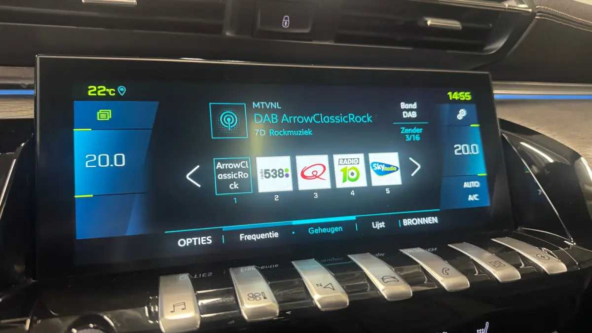 1.6 HYBRID 225PK GT PACK AUTOMAAT / NAVI / LEDER / CLIMA / PDC / 18" LMV / CAMERA / KEYLESS / PANO. DAK  / I-COCKPIT / FULL-LED / WINTERPAKKET / FOCAL AUDIO / ADAPT. CRUISECONTROL / FULL-OPT